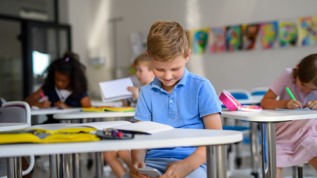 Should Mobile Phones Be Allowed in School Essay